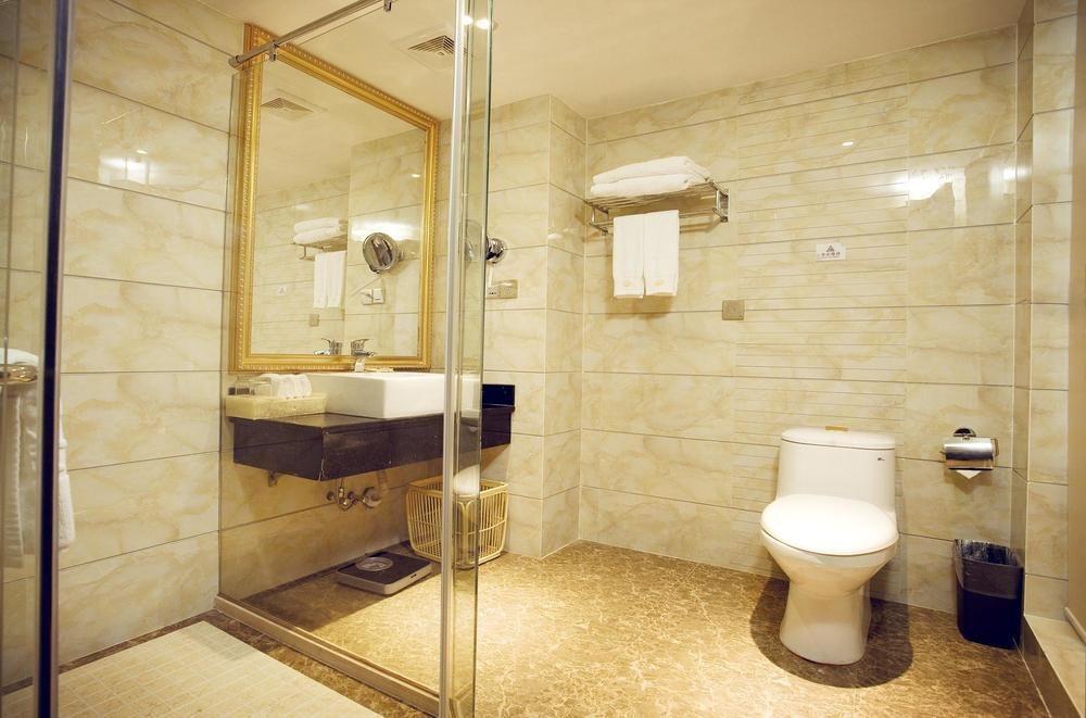 Guilin Golden Crown International Hotel Exterior photo