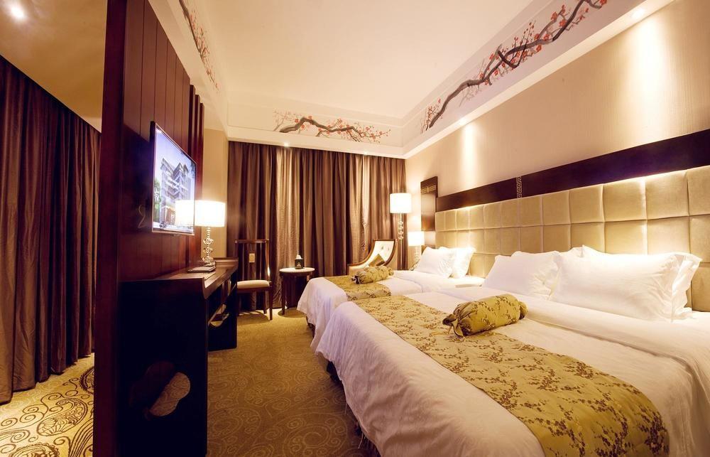 Guilin Golden Crown International Hotel Exterior photo
