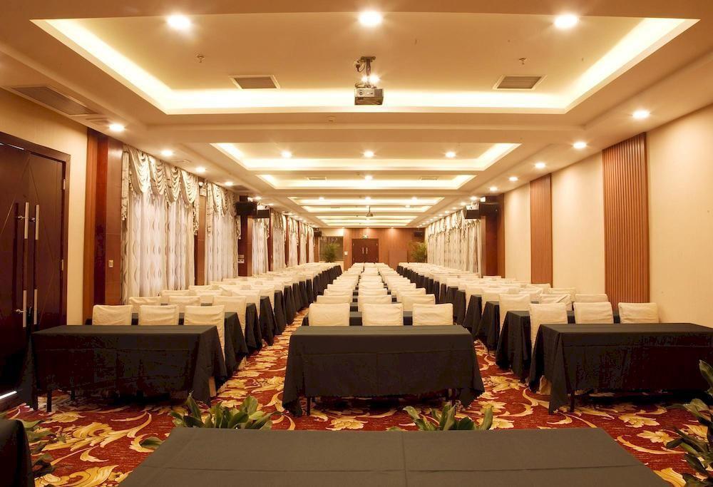 Guilin Golden Crown International Hotel Exterior photo