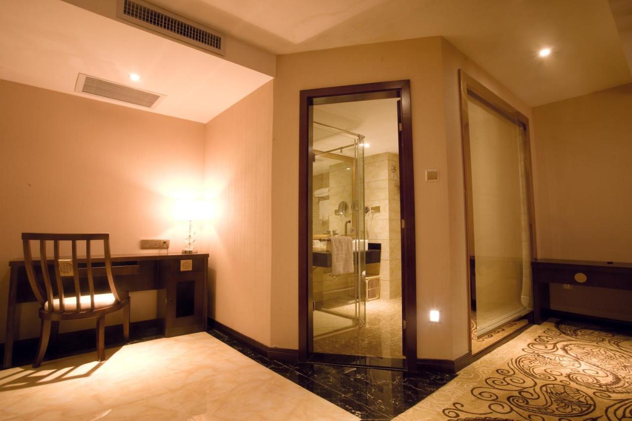 Guilin Golden Crown International Hotel Exterior photo